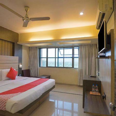 Oyo 3287 Hotel Mansarovar Нави Мумбаи Экстерьер фото