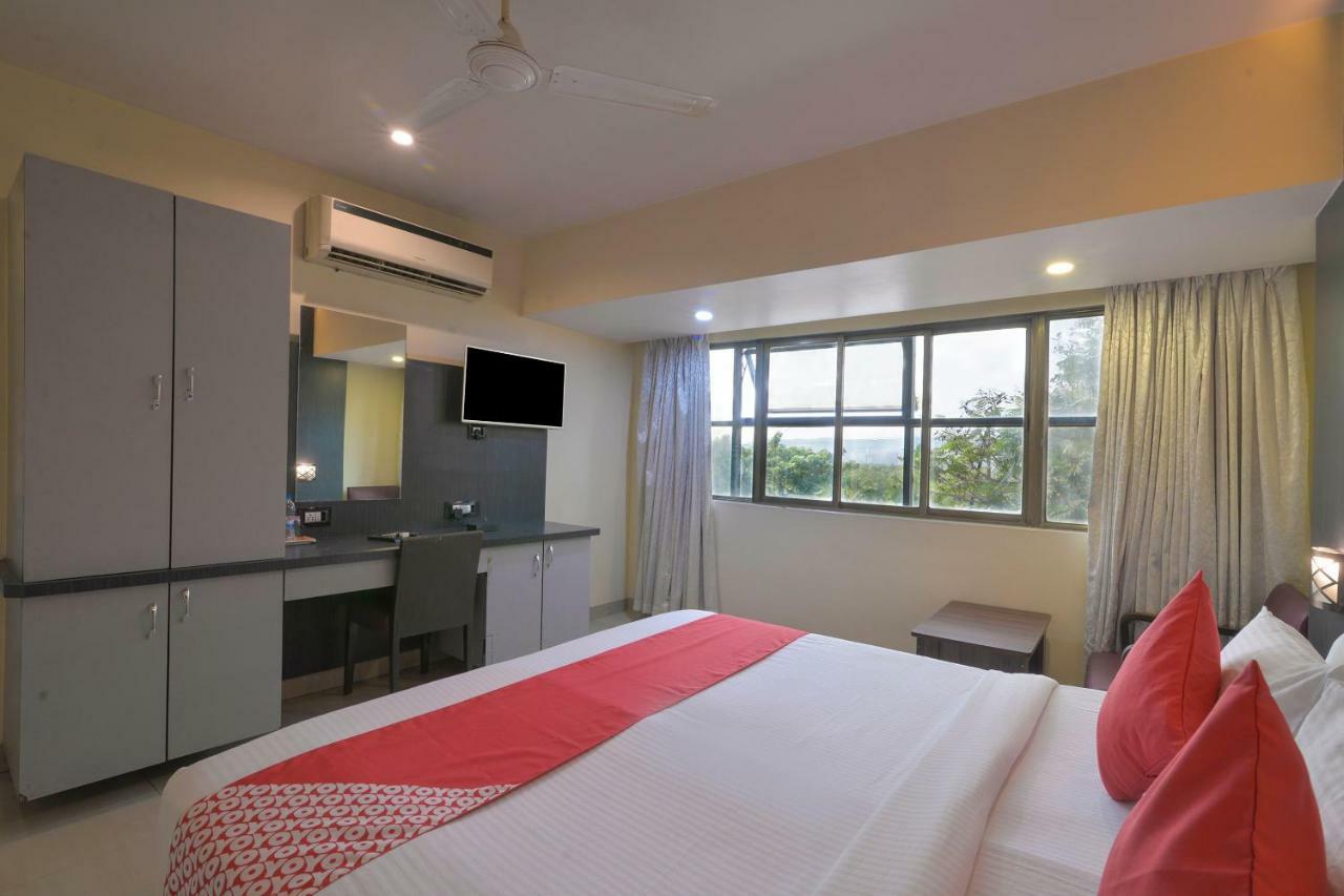 Oyo 3287 Hotel Mansarovar Нави Мумбаи Экстерьер фото