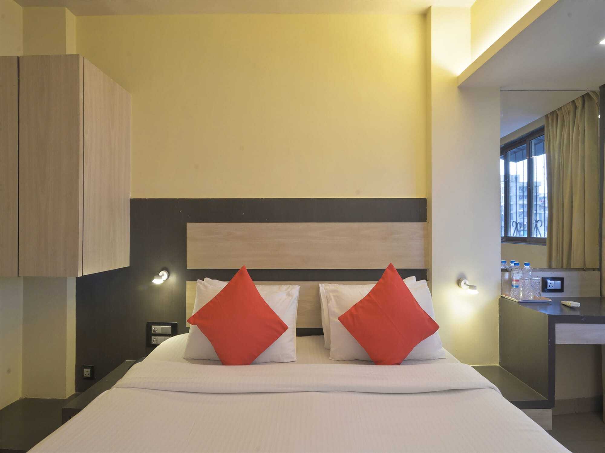Oyo 3287 Hotel Mansarovar Нави Мумбаи Экстерьер фото